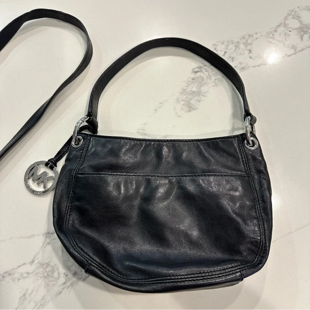 Michael Kors - Leather Shoulder Bag With Removable Crossbody Strap. EUC - Picture 12 of 16